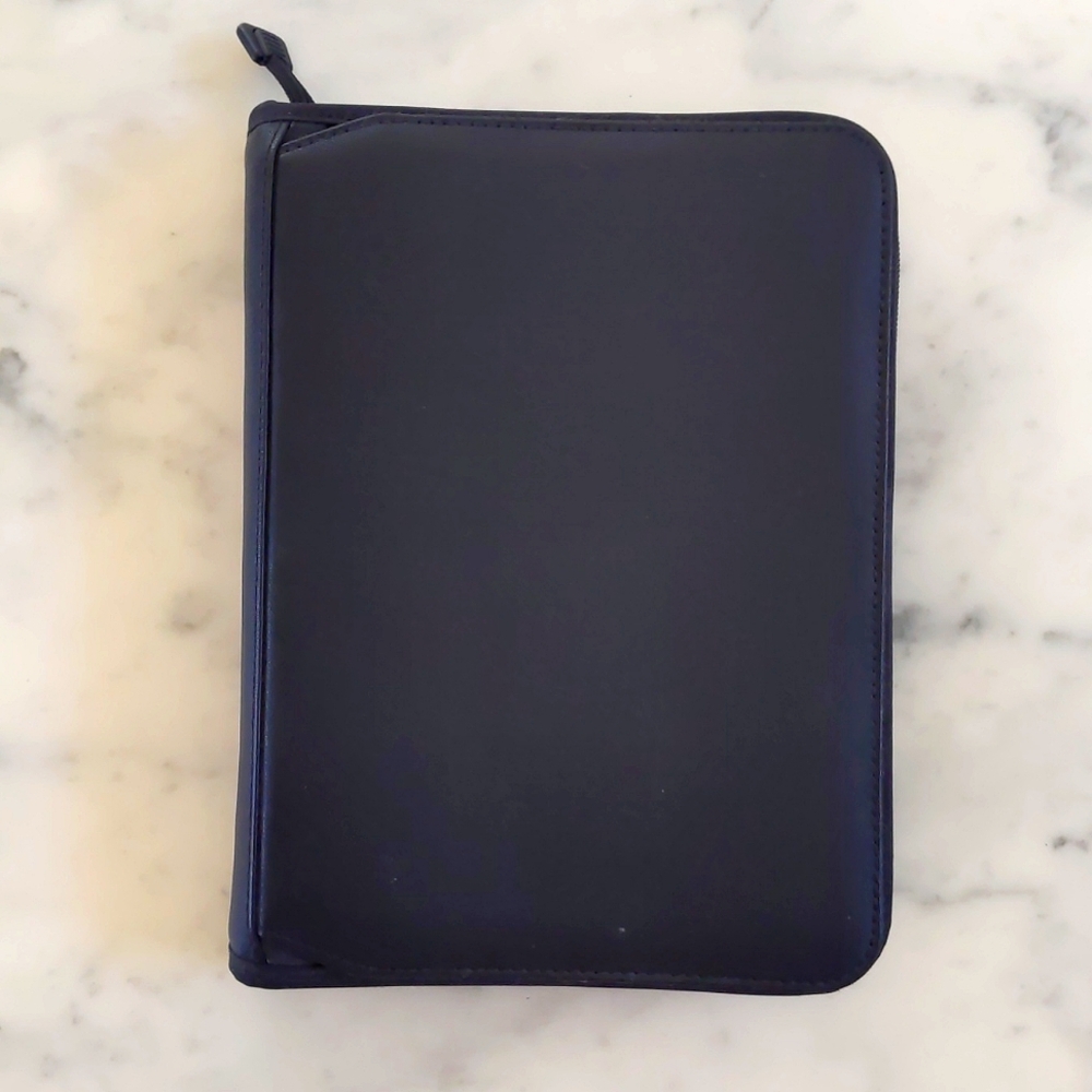 NWOT. Vintage Cambridge Leather At-A-Glance Organizer/Planner w/Zippered Closure